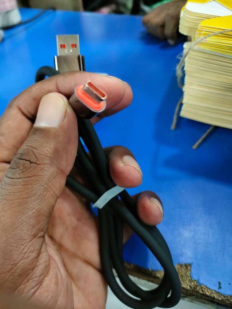 Anker PowerLine ইউএসবি-সি টু ইউএসবি-এ ফাস্ট চার্জিং কেবল thumbnail 4
