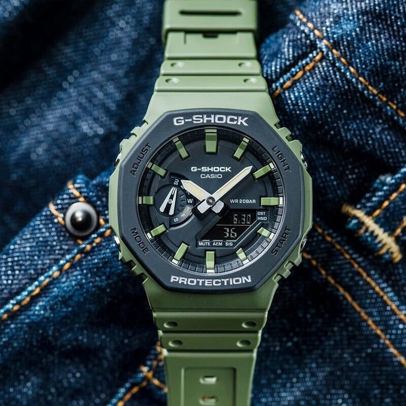 Casio জি-শক জিএ-২১০০ কার্বন কোর গার্ড শক-রেজিস্ট্যান্ট ওয়াচ alternate view