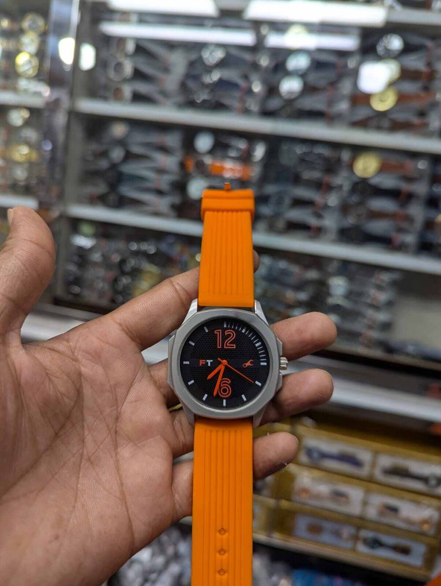 Fastrack স্টানার্স স্পোর্টি ডায়াল পুরুষদের ক্যাজুয়াল রিস্টওয়াচ alternate view