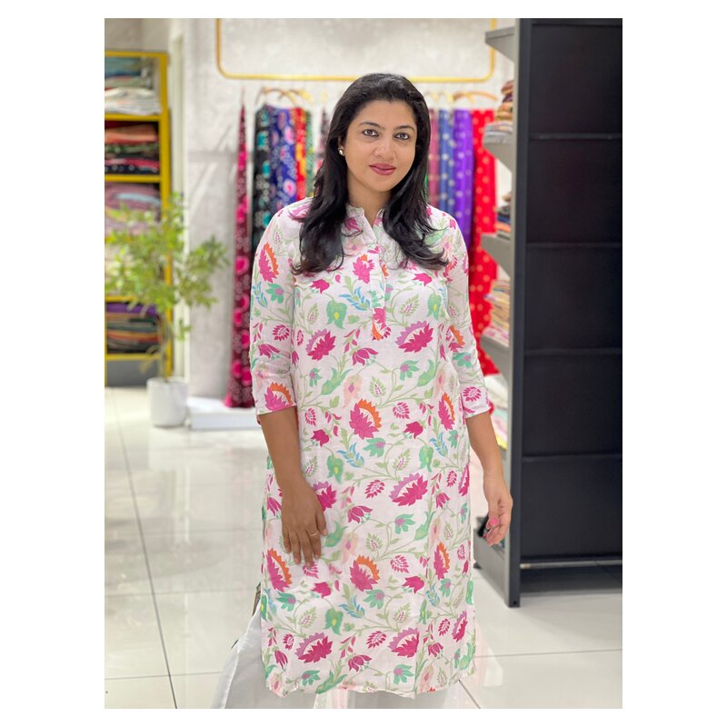 লিনেন সুতির এমব্রয়ডারি কুর্তি
